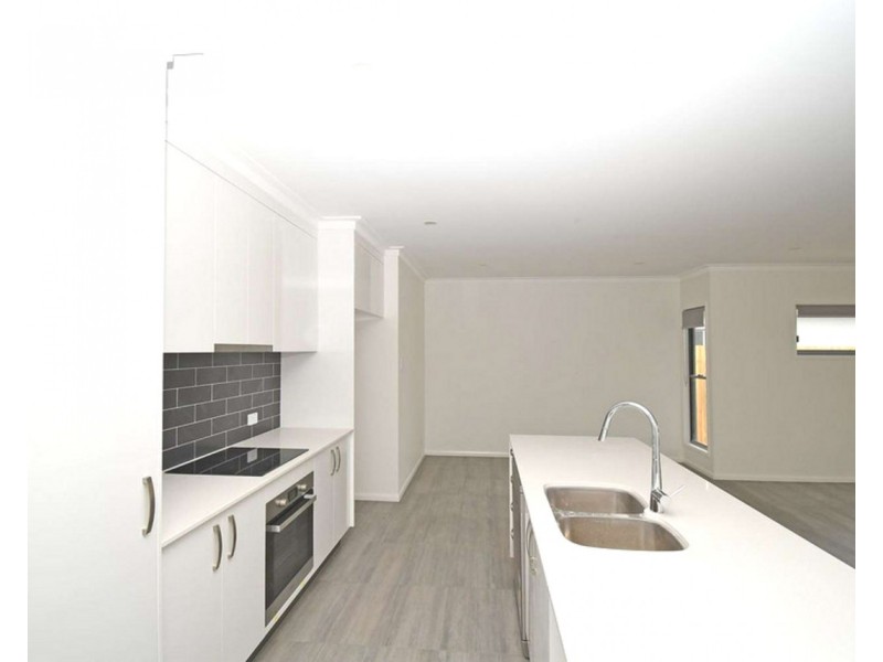 7/12 Honiton, Torquay QLD 4655