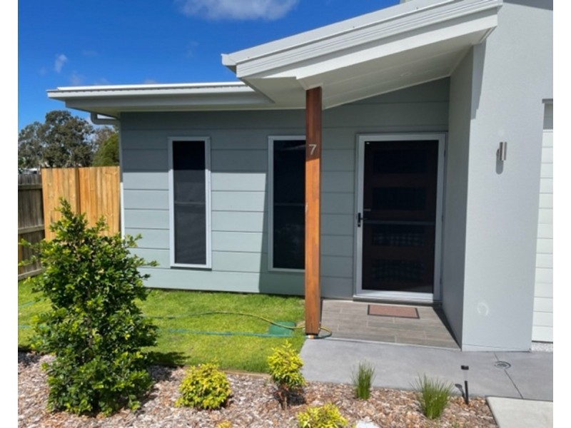 7/12 Honiton, Torquay QLD 4655