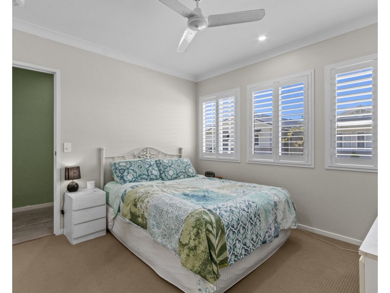 144/2-20 Island View Drive, Urangan QLD 4655