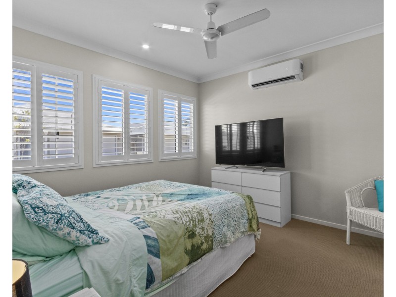 144/2-20 Island View Drive, Urangan QLD 4655