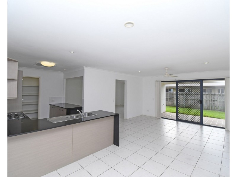 11 Captain Cook  Street, Urraween QLD 4655