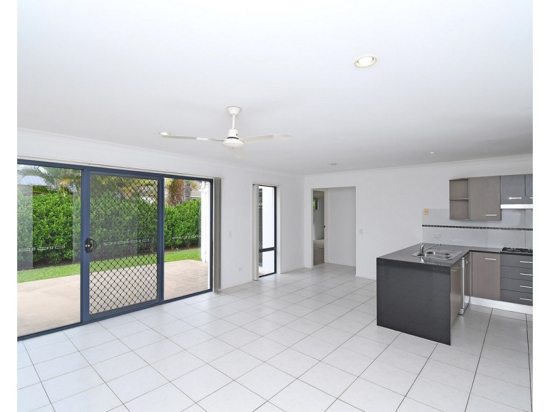 11 Captain Cook  Street, Urraween QLD 4655