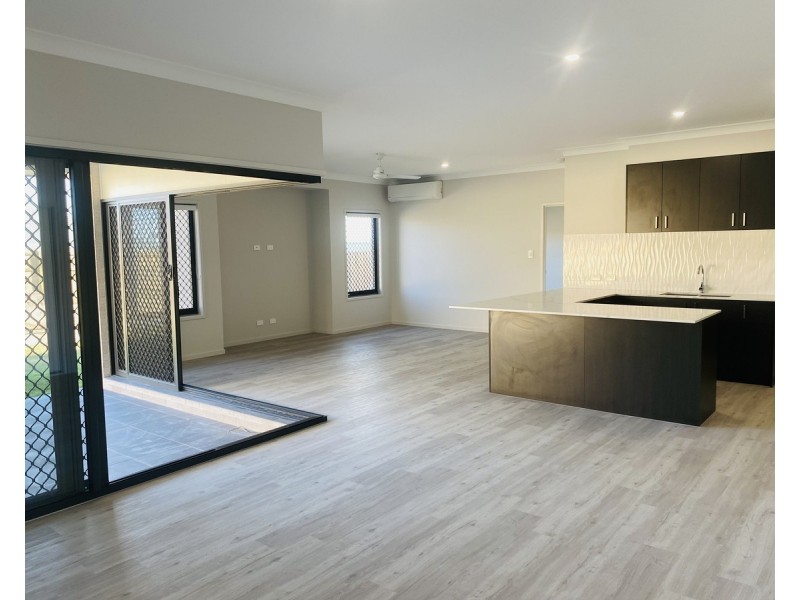 37 New Road, Booral QLD 4655