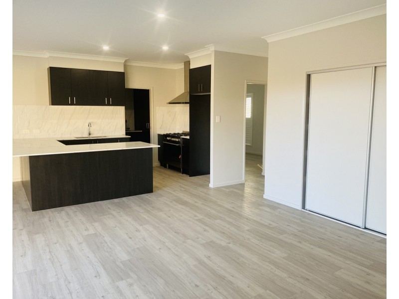 37 New Road, Booral QLD 4655