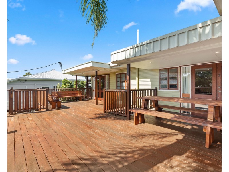 535 Esplanade, Urangan QLD 4655