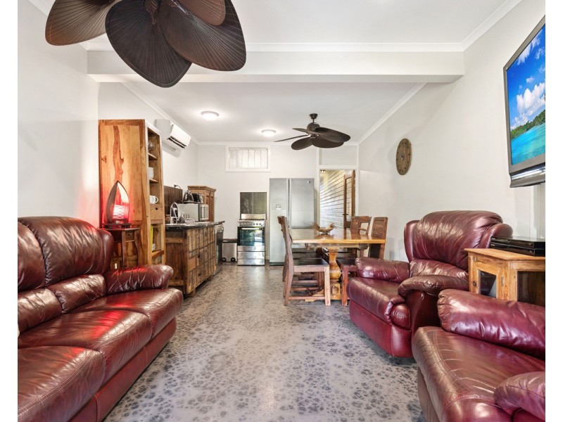 535 Esplanade, Urangan QLD 4655