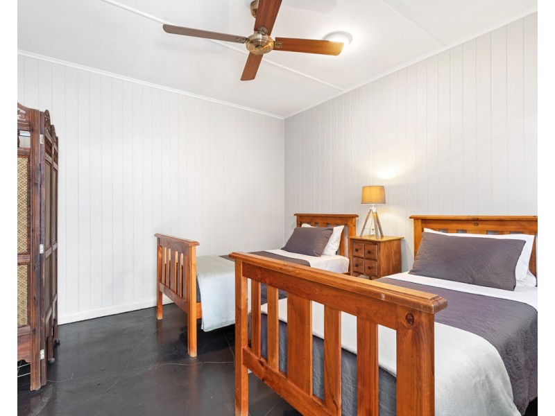 535 Esplanade, Urangan QLD 4655