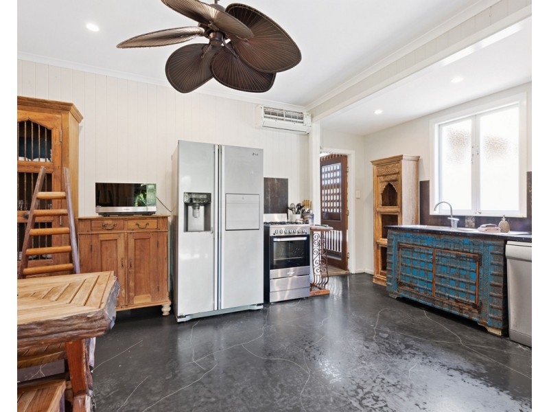 535 Esplanade, Urangan QLD 4655