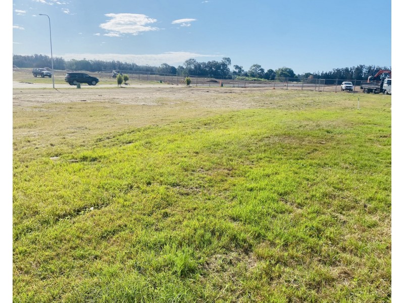 25 Frederick Circuit, Eli Waters QLD 4655