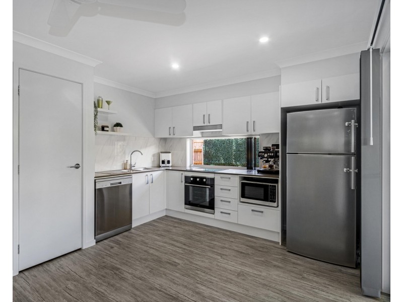 46 North Street, Point Vernon QLD 4655