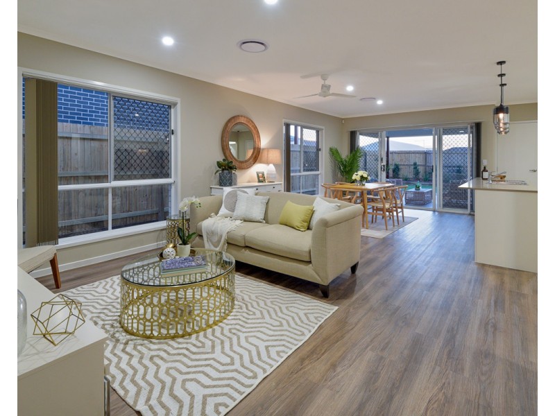 806 New Road, Nikenbah QLD 4655