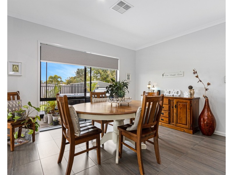 116 Limpus Street, Urangan QLD 4655