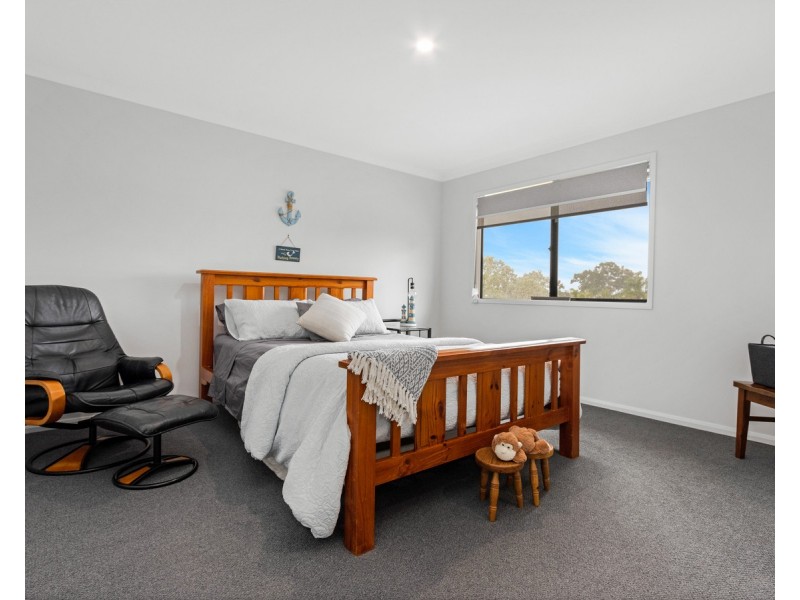 116 Limpus Street, Urangan QLD 4655