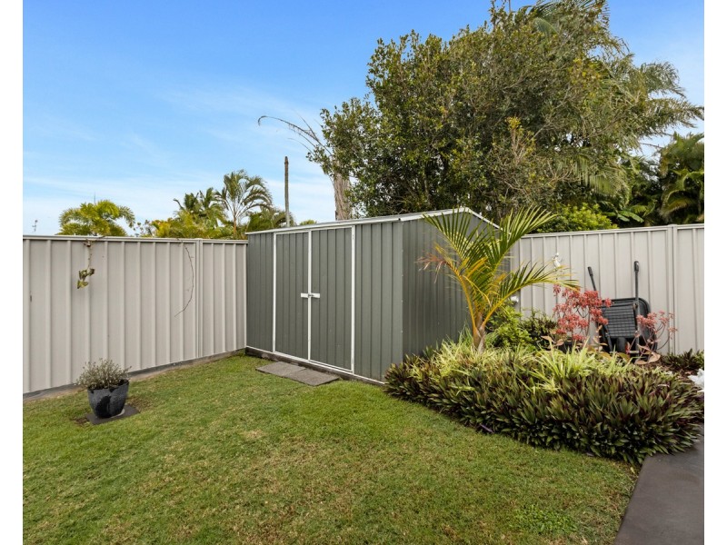116 Limpus Street, Urangan QLD 4655