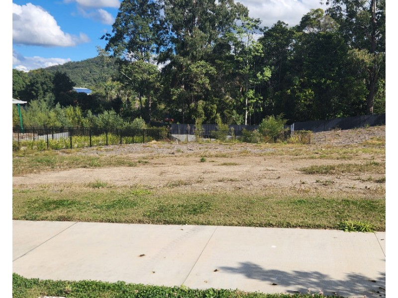 4 Peak Place, Yandina QLD 4561