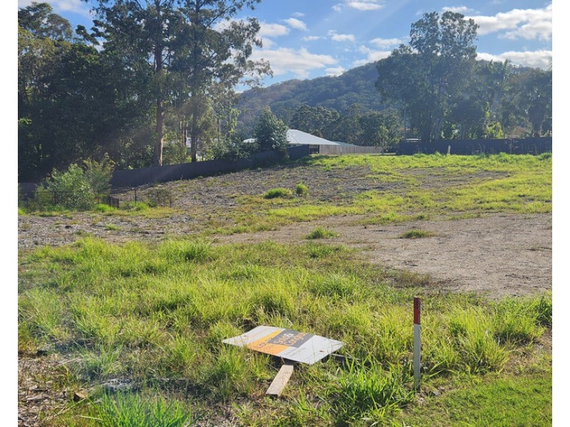 4 Peak Place, Yandina QLD 4561