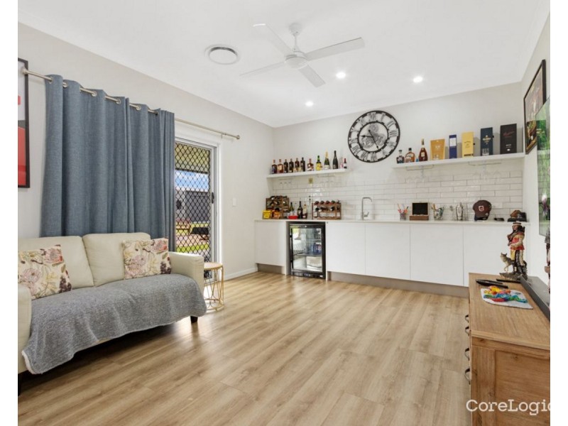 1 Dakota Close, Booral QLD 4655