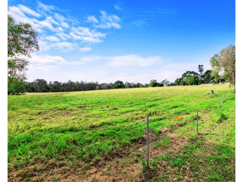 34 Central Road, Tinana QLD 4650