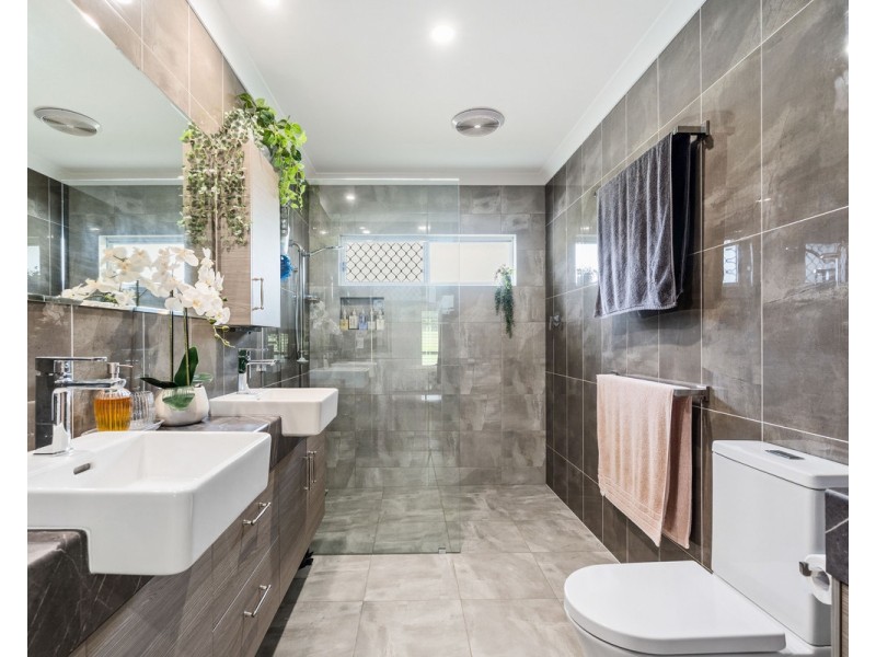 371 Honeyeater Drive, Walligan QLD 4655