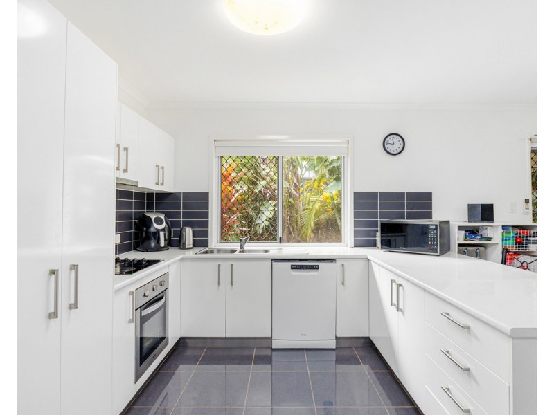 76 Palm Way, Dundowran Beach QLD 4655