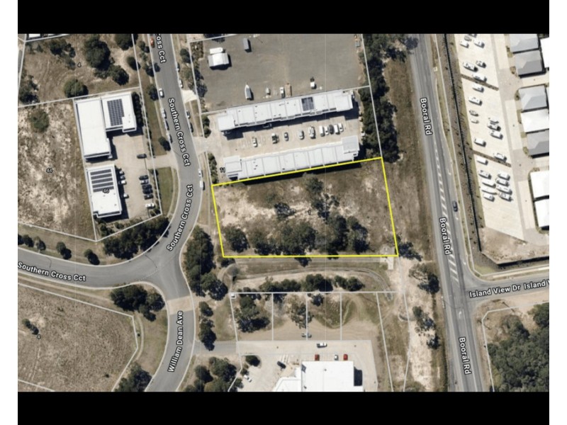 1 Southern Cross Circuit, Urangan QLD 4655