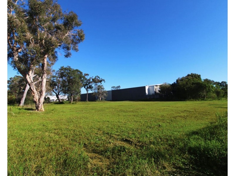 1 Southern Cross Circuit, Urangan QLD 4655