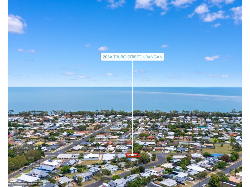 2/205 Truro Street, Urangan QLD 4655