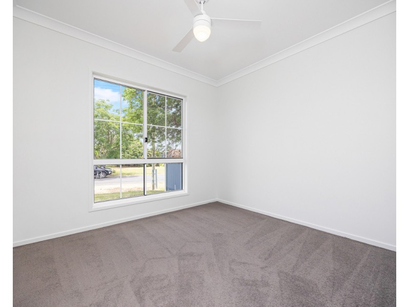 2/205 Truro Street, Urangan QLD 4655