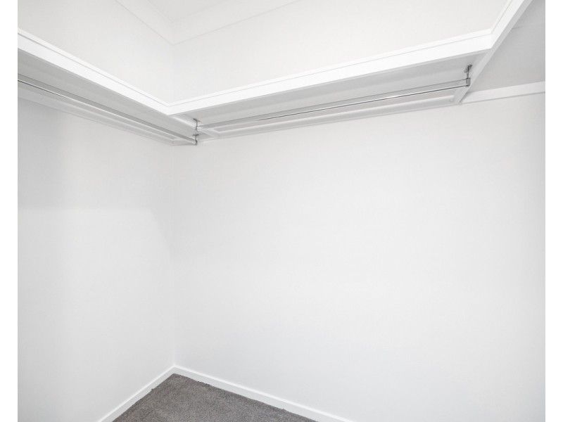 2/205 Truro Street, Urangan QLD 4655