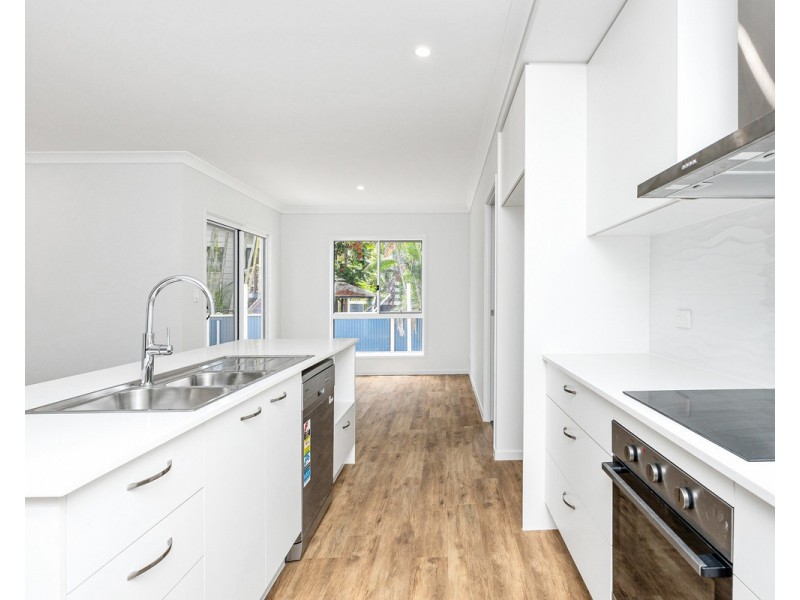 1/205 Truro Street, Urangan QLD 4655