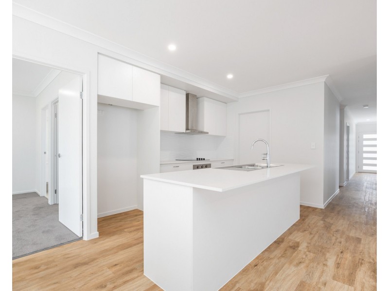 1/205 Truro Street, Urangan QLD 4655