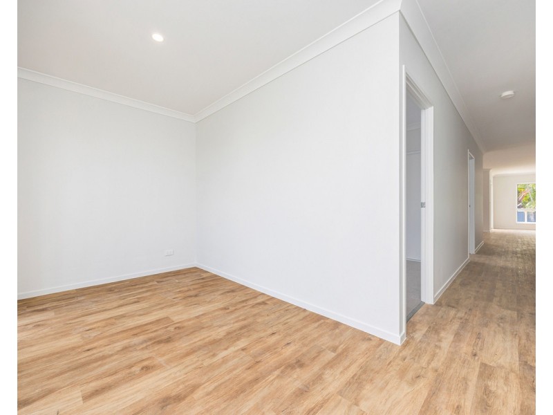 1/205 Truro Street, Urangan QLD 4655