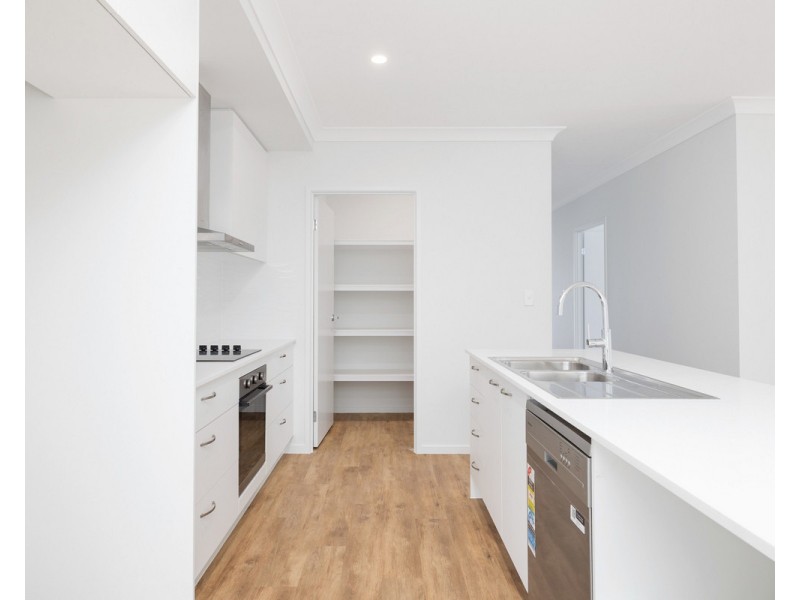 1/205 Truro Street, Urangan QLD 4655