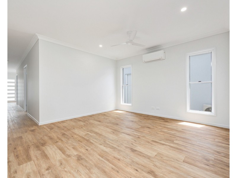 1/205 Truro Street, Urangan QLD 4655