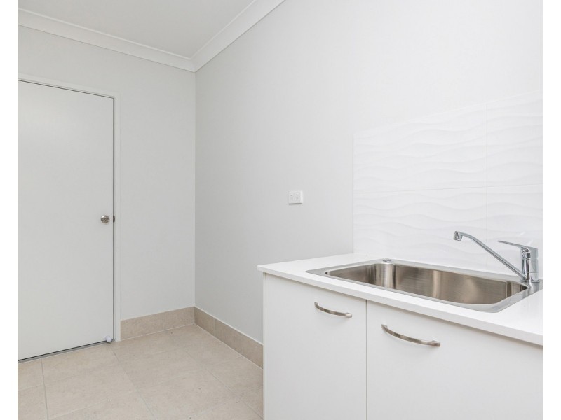 1/205 Truro Street, Urangan QLD 4655