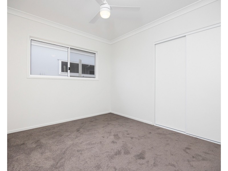 1/205 Truro Street, Urangan QLD 4655