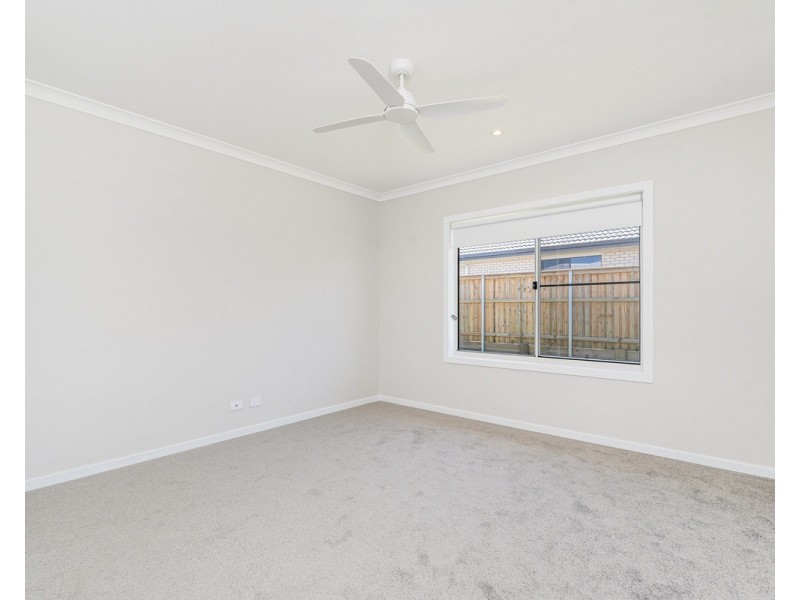 10 Hovea Circuit, Nikenbah QLD 4655