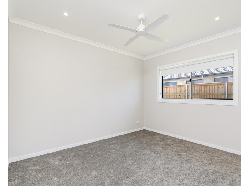 10 Hovea Circuit, Nikenbah QLD 4655