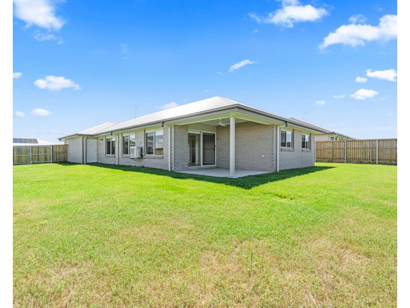 10 Hovea Circuit, Nikenbah QLD 4655