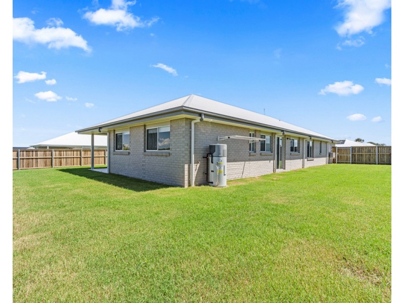 10 Hovea Circuit, Nikenbah QLD 4655