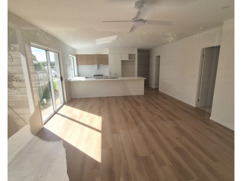 2/1 Eva Place, Nambour QLD 4560