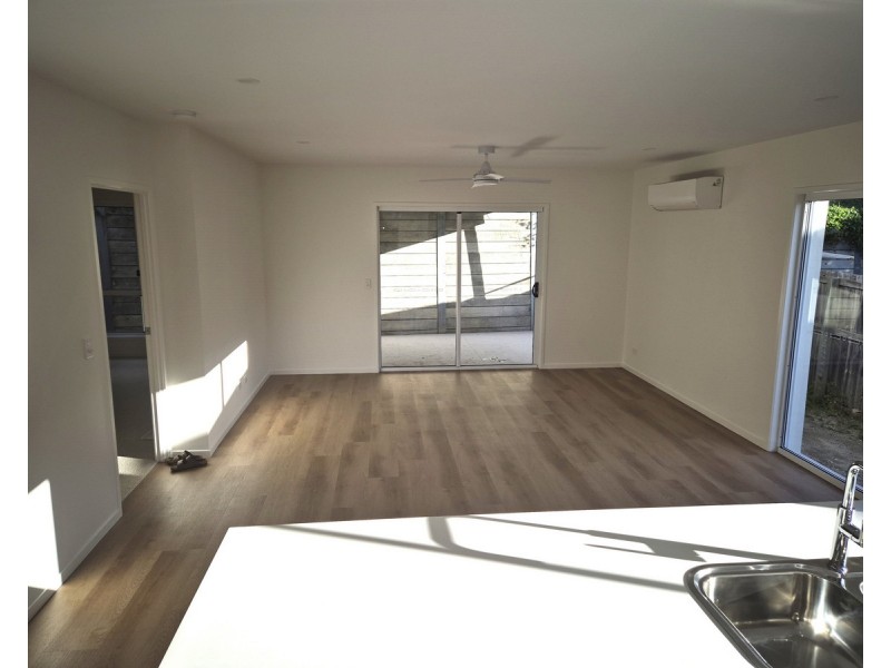 2/1 Eva Place, Nambour QLD 4560