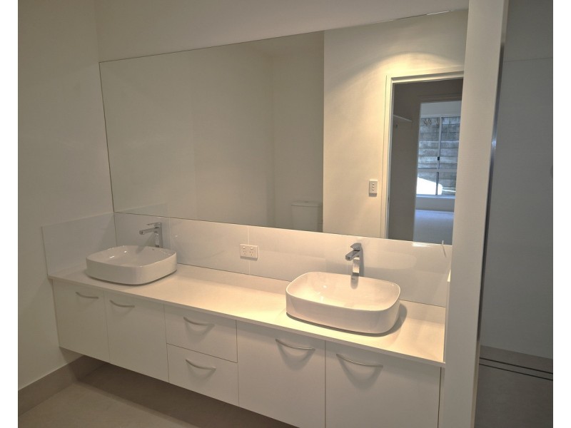 2/1 Eva Place, Nambour QLD 4560