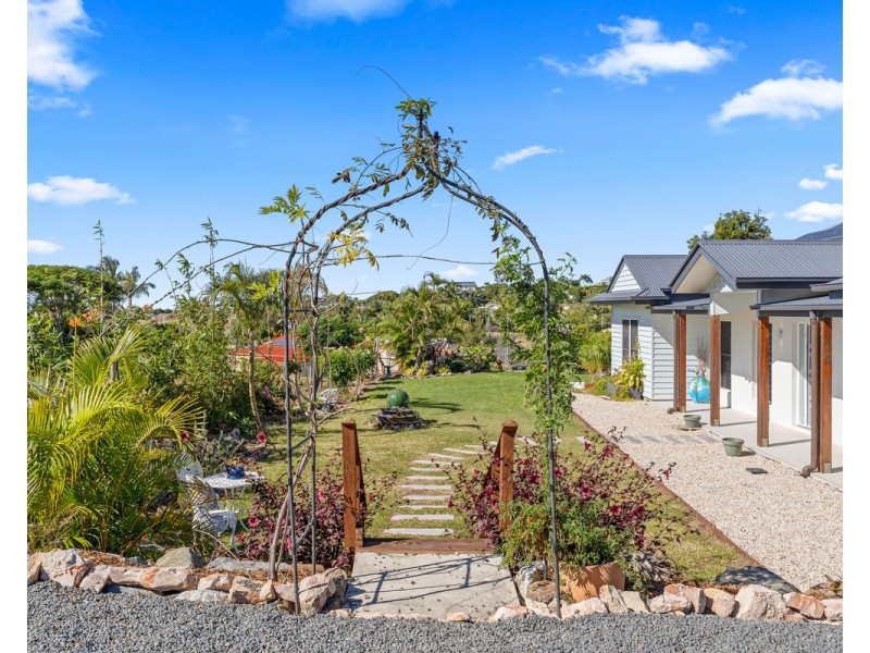 61 Pedelty Lane, Dundowran QLD 4655