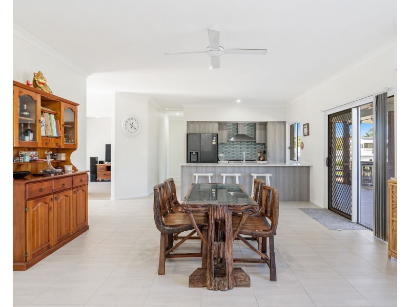 61 Pedelty Lane, Dundowran QLD 4655
