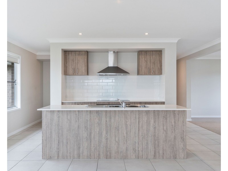 49 Mataranka Circuit, Nikenbah QLD 4655