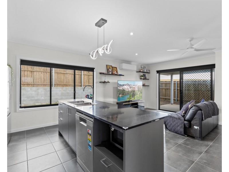11 Miraflores Place, Wondunna QLD 4655