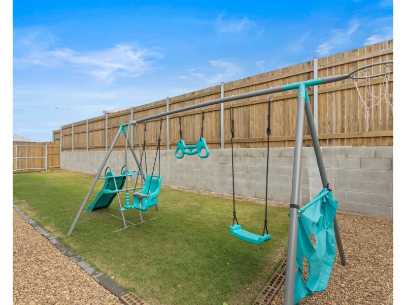 11 Miraflores Place, Wondunna QLD 4655