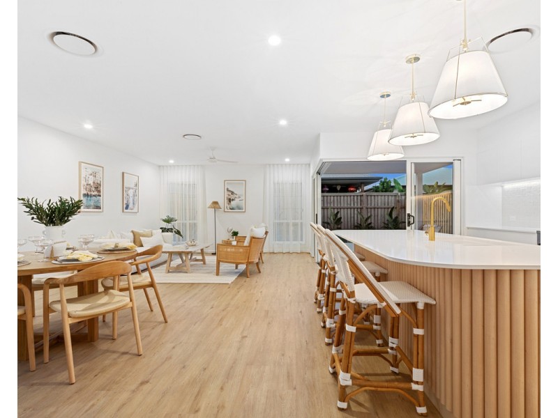 708 New Road, Nikenbah QLD 4655