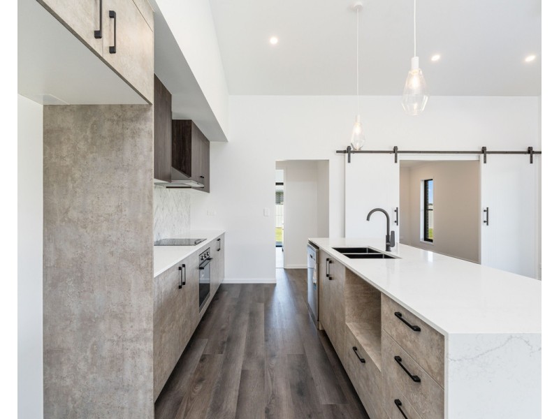 5 Humpback Circuit, Booral QLD 4655